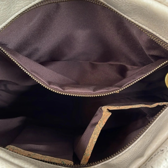 MATT & NAT Shoulder Bucket Bag Cream Phone Pocket Zip Vegan Grain Leather *As Is - Picture 9 of 15